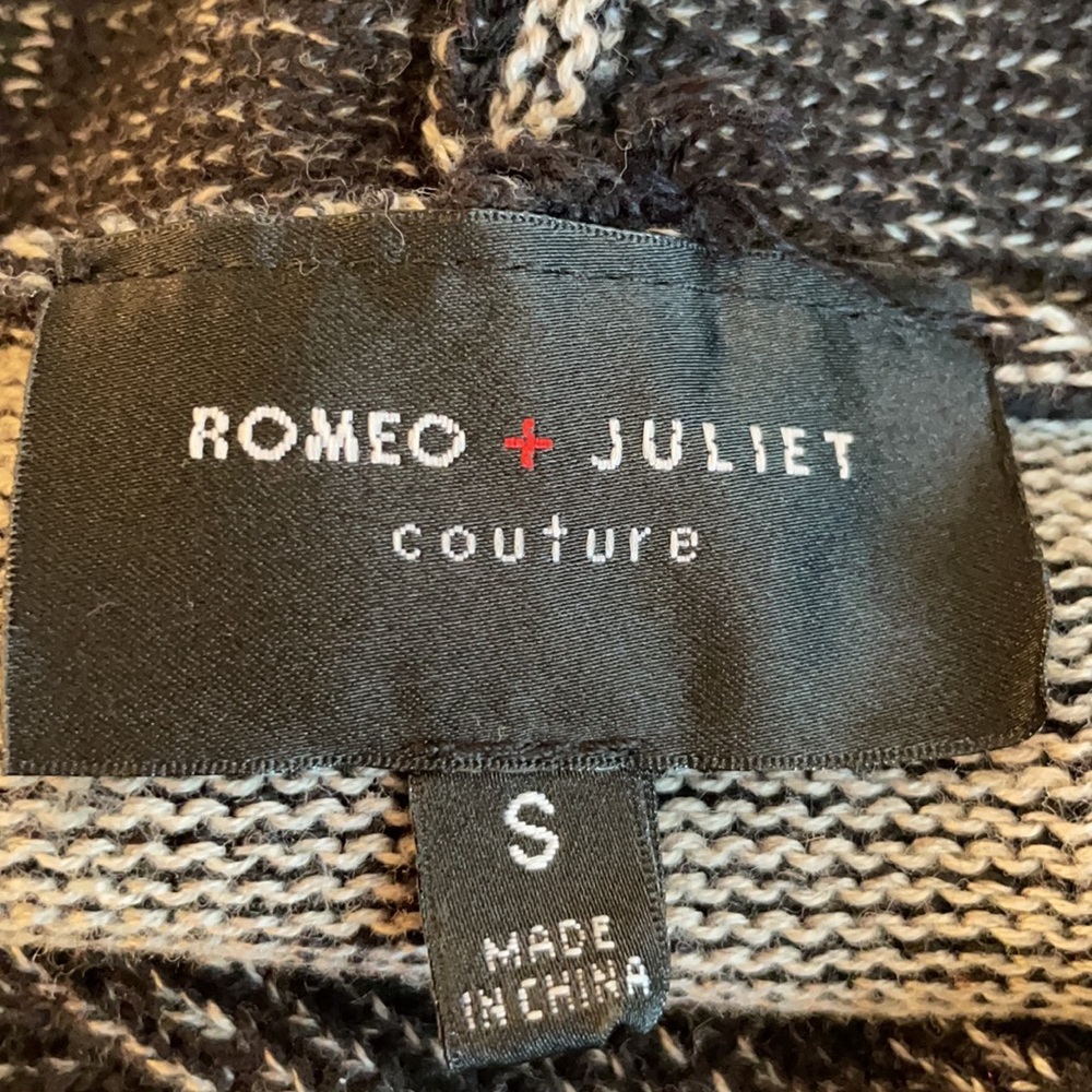 Romeo & Juliet Couture Black and Gray Fringe Sweater Dress - Size Small - Picture 10 of 12